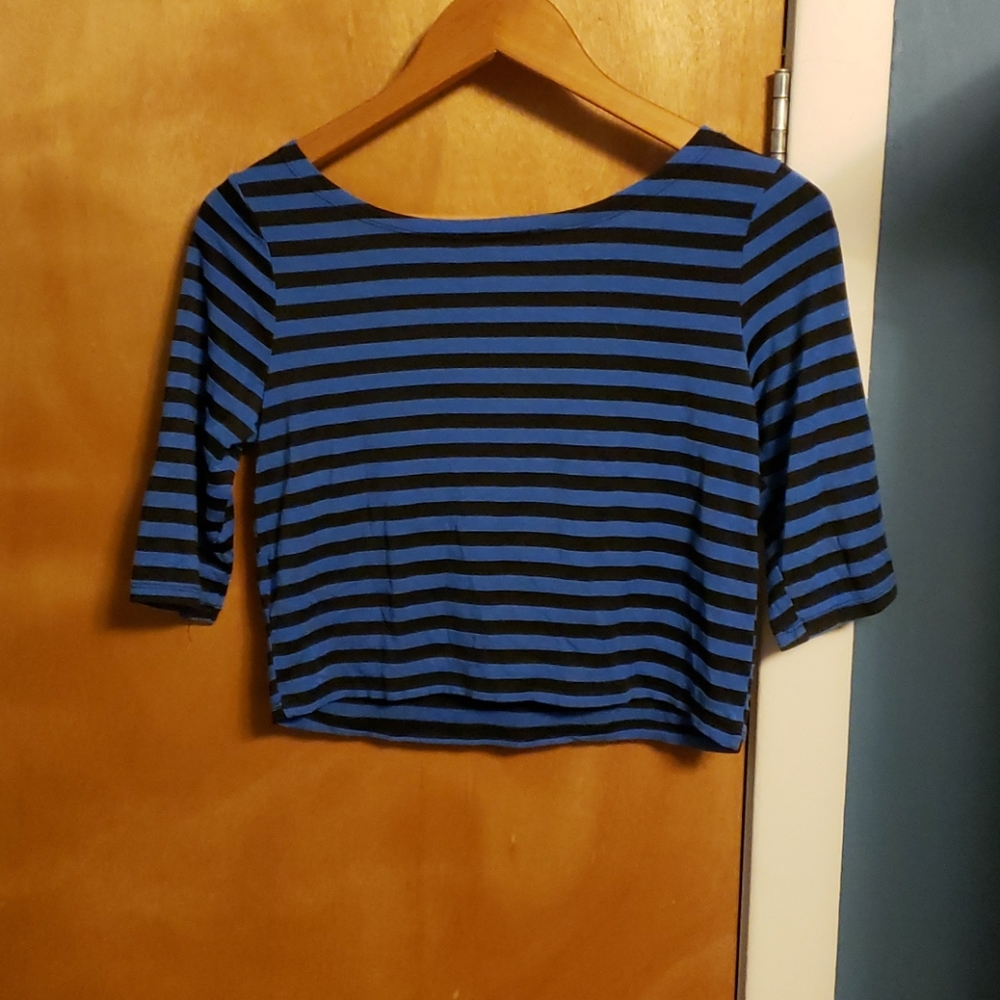 Striped 3/4 sleeve crop top - Picture 2 of 6